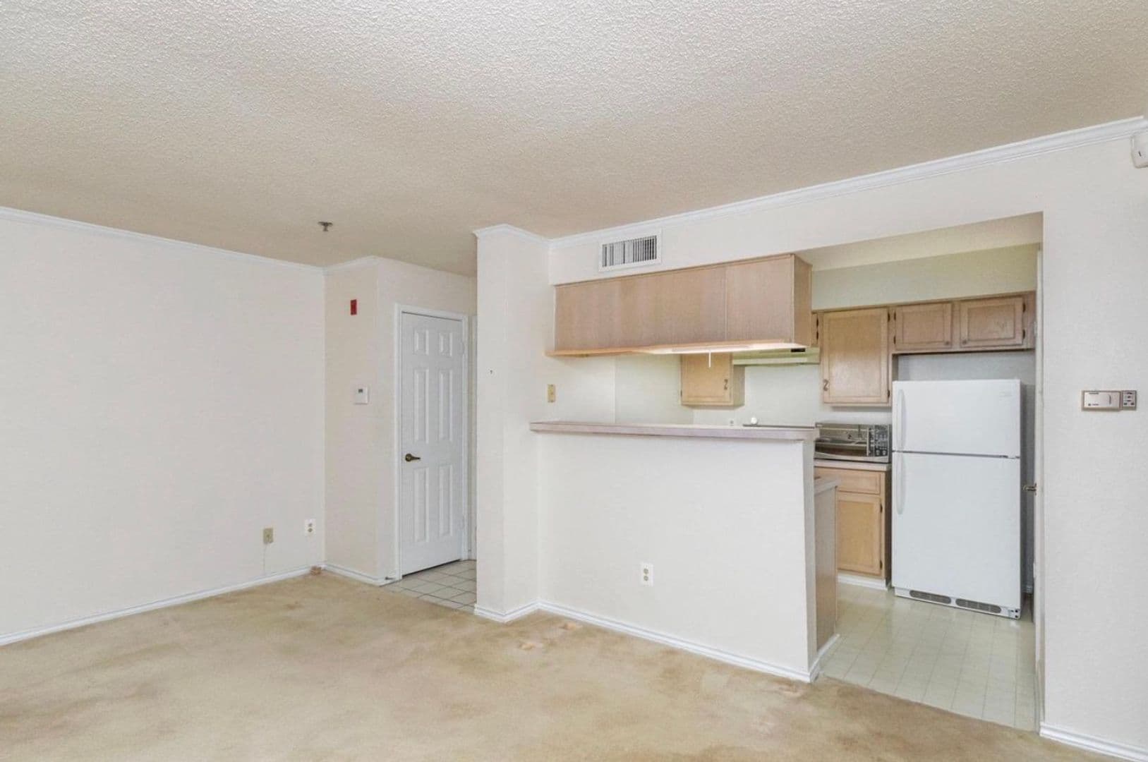 Mclean Condo: 1504 Lincoln Way