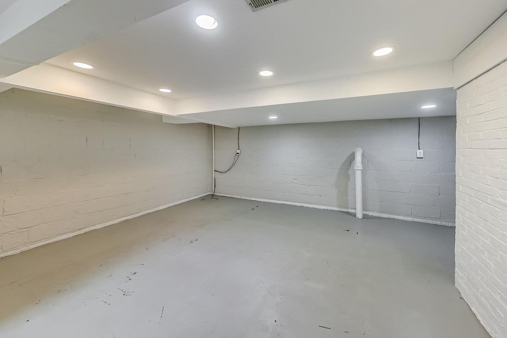 Bethesda House: 8617 Lynbrook Drive