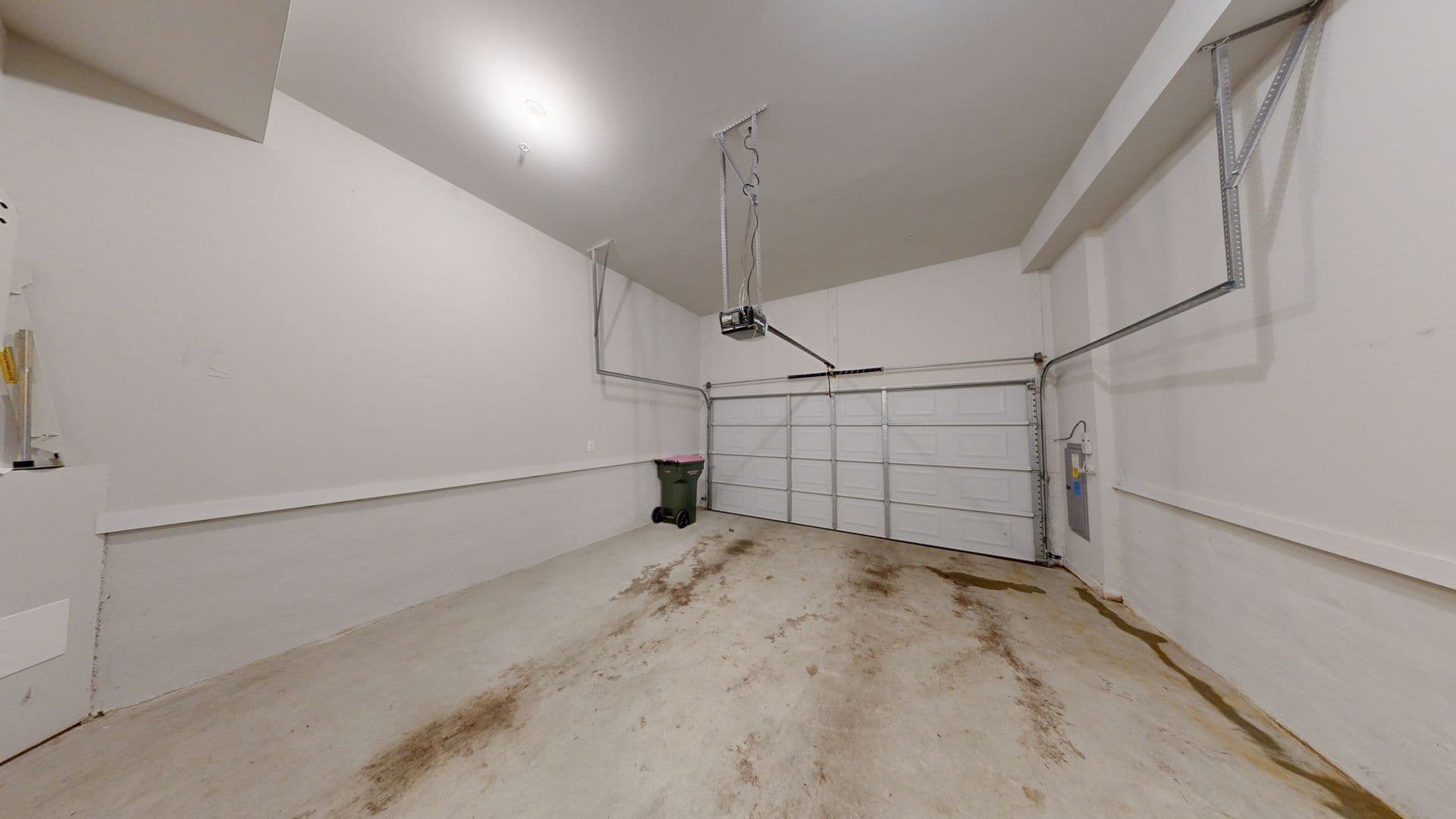 North Bethesda Townhome: 10324 Grosvenor Place