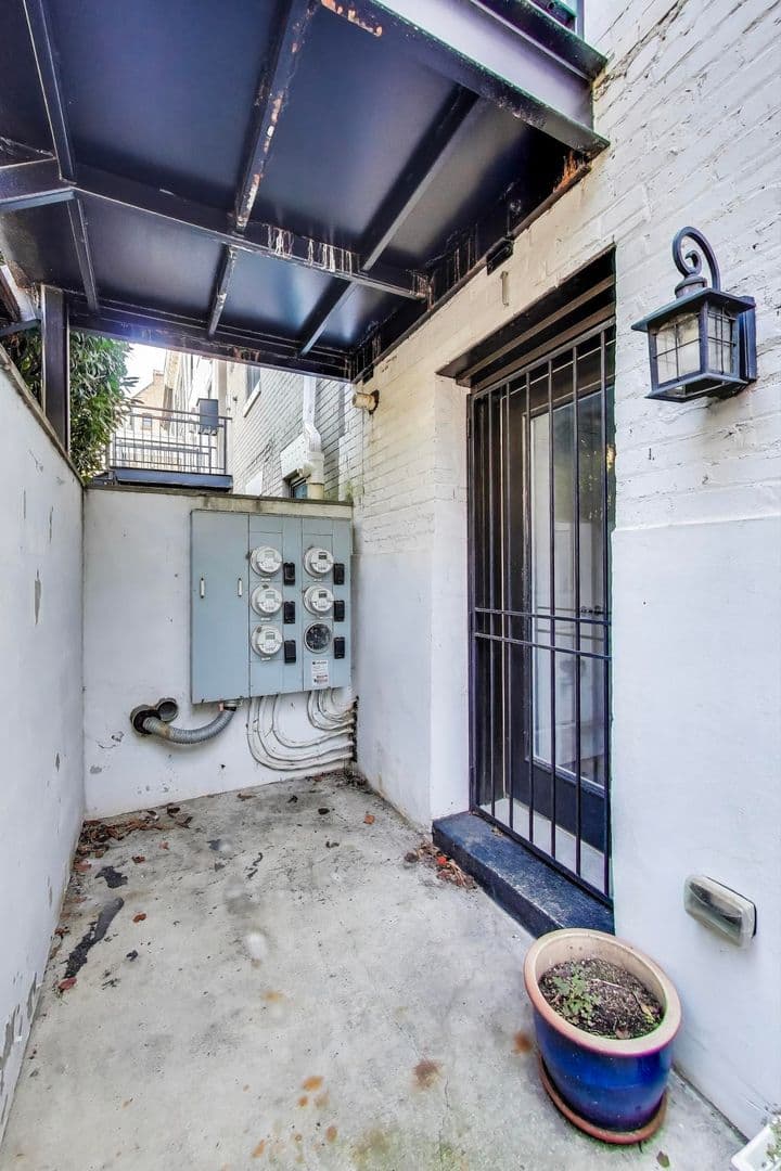 Washington Townhome: 1480 Harvard St., NW