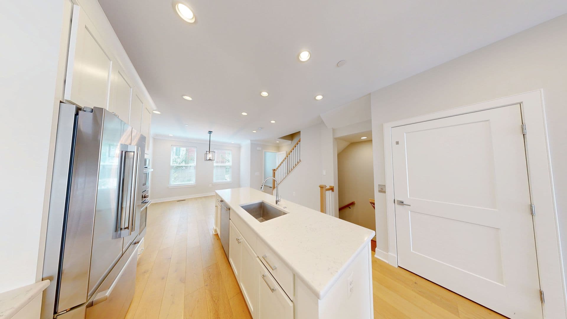 North Bethesda Townhome: 10324 Grosvenor Place