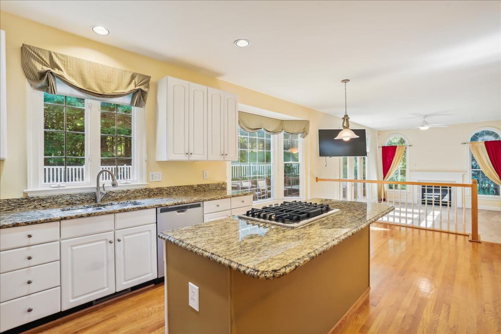 Potomac House: 8931 Falls Farm Dr