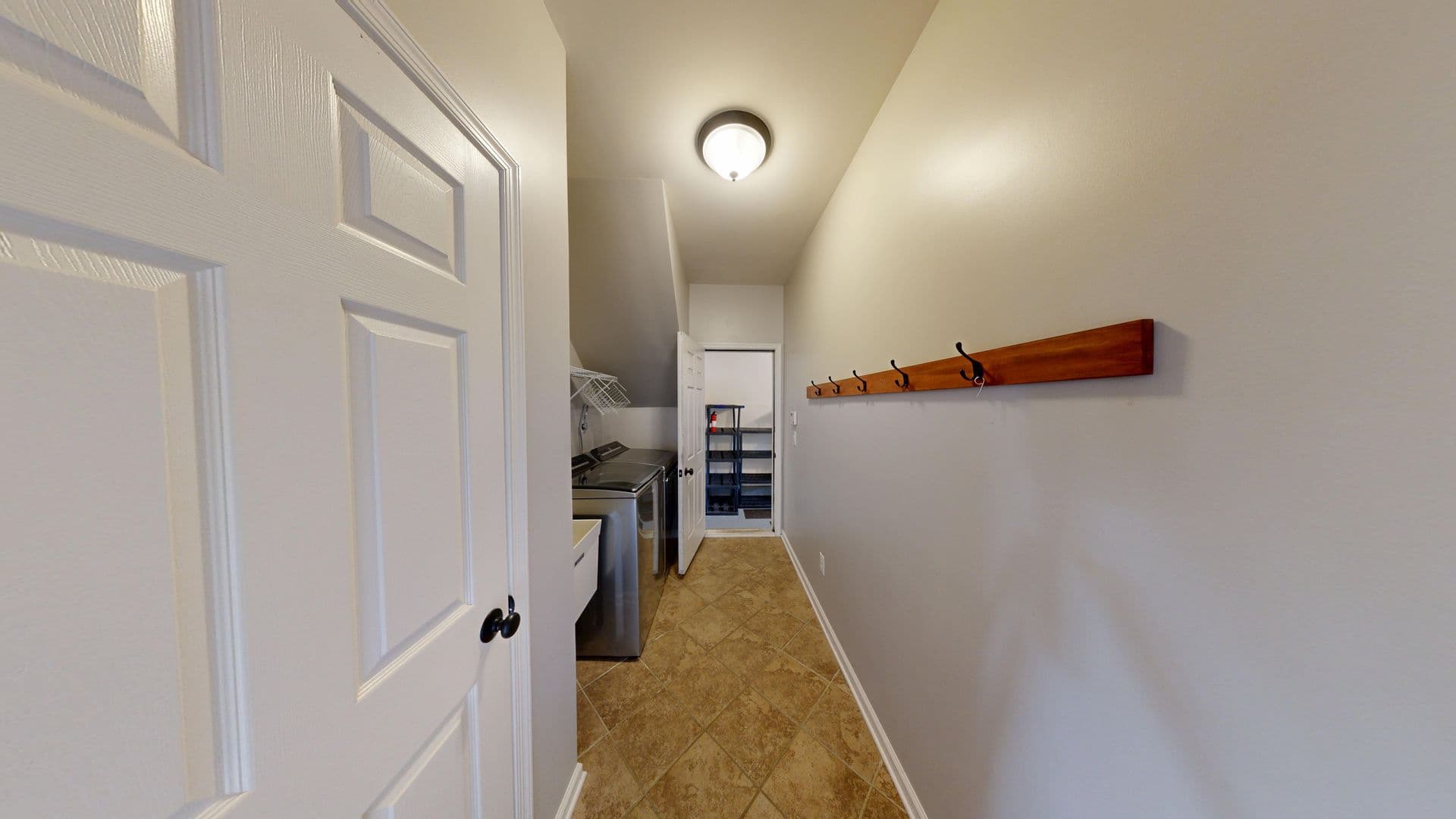 Ashburn House: 43799 Abbott Place