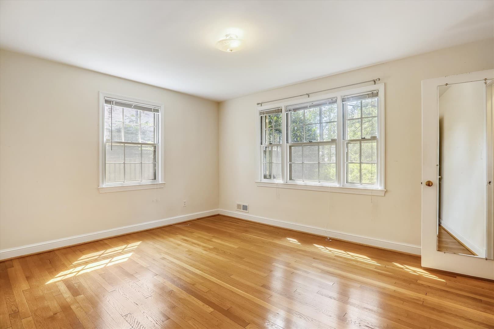 Chevy Chase House: 3303 Winnett Road