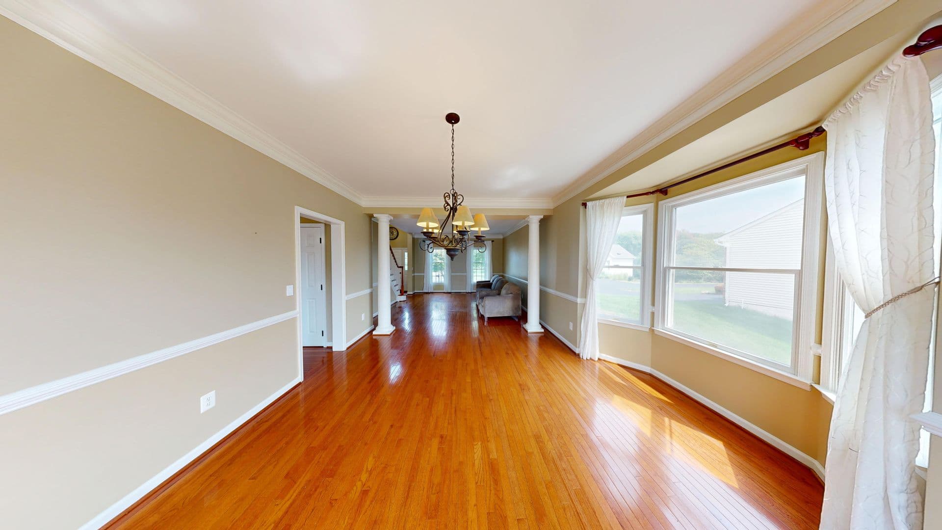 Ashburn House: 43799 Abbott Place