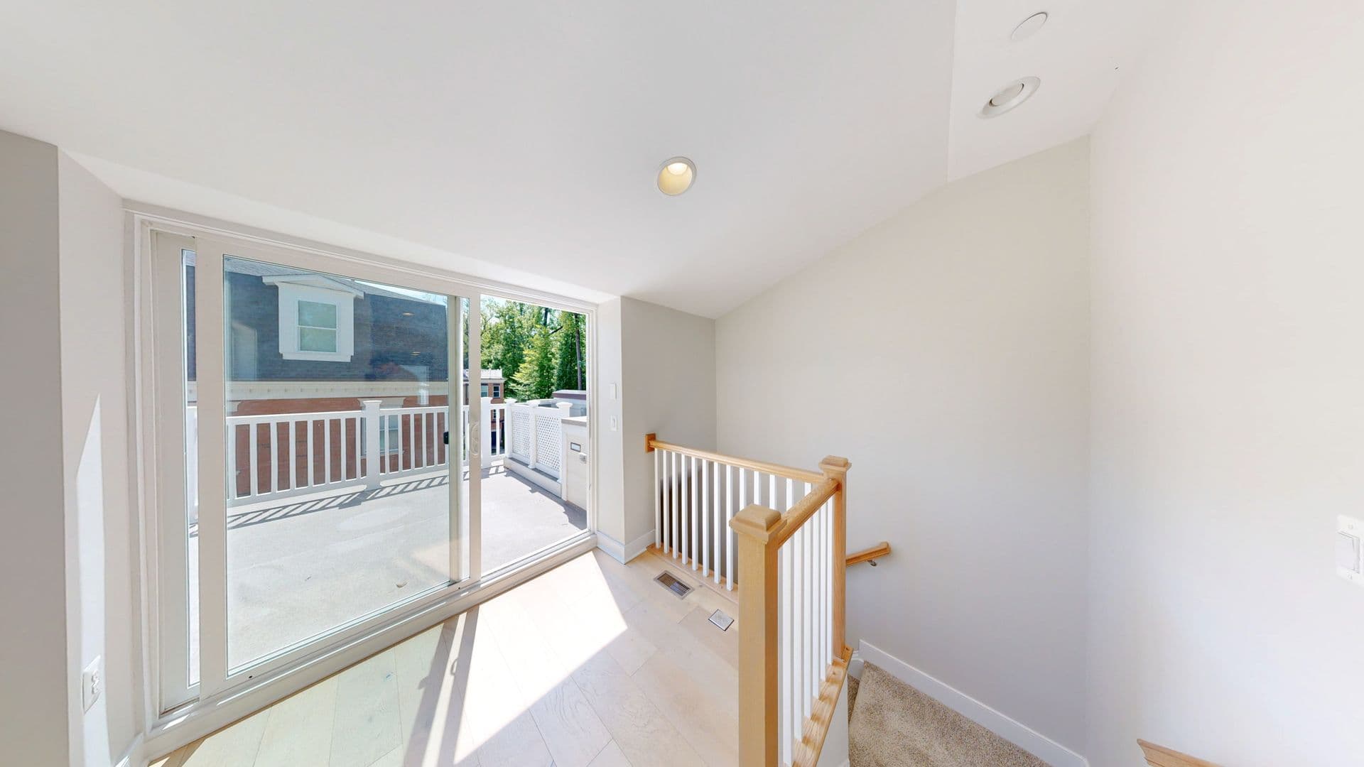 North Bethesda Townhome: 10324 Grosvenor Place