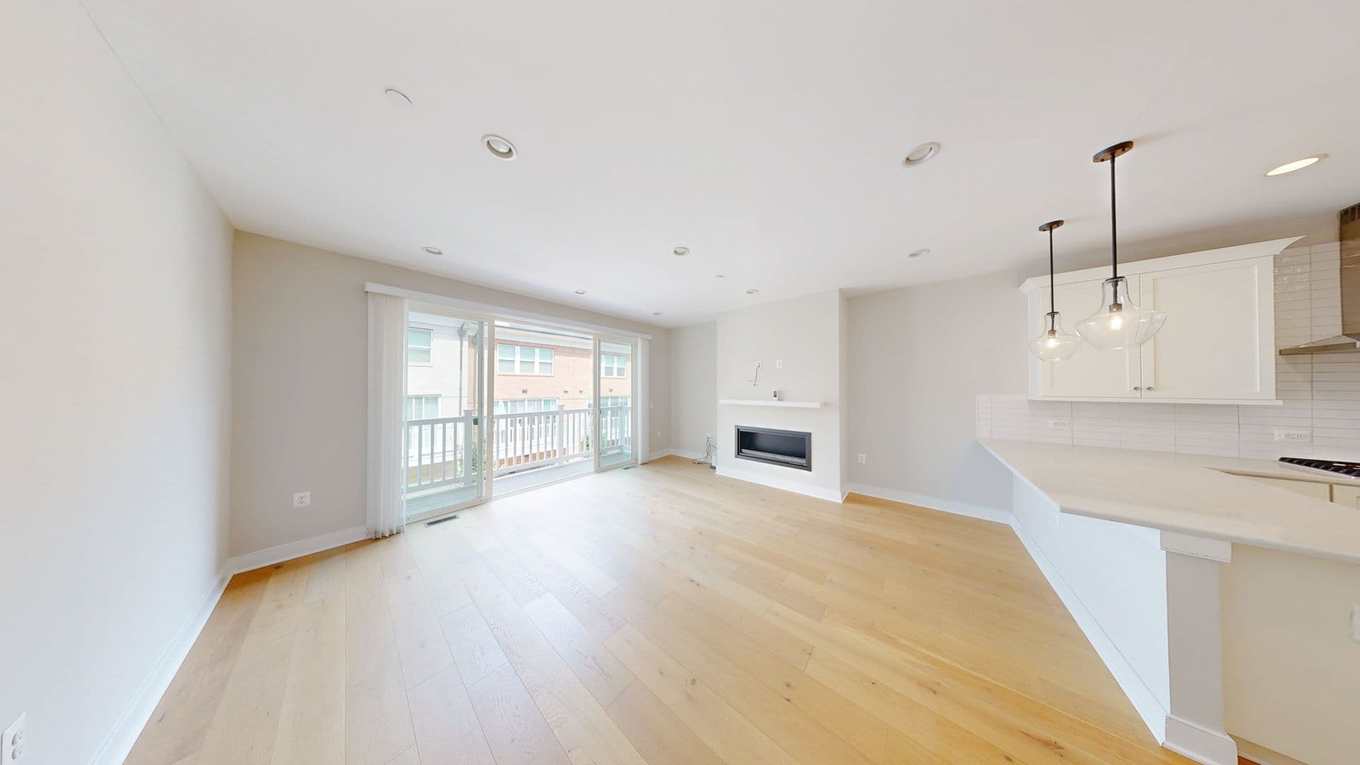North Bethesda Townhome: 10324 Grosvenor Place