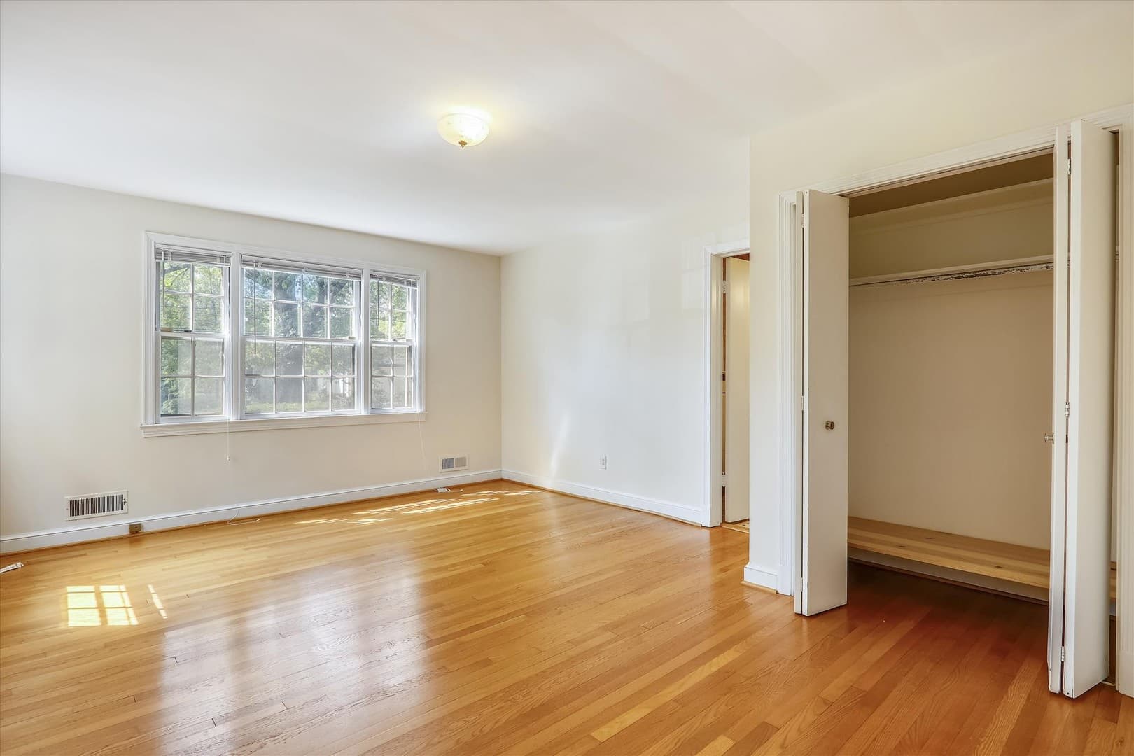 Chevy Chase House: 3303 Winnett Road