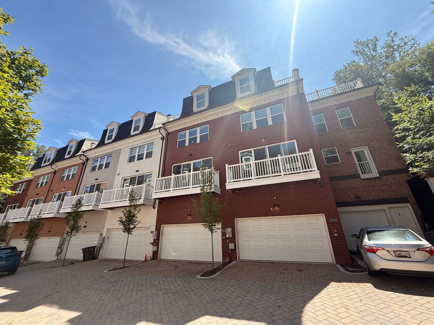 North Bethesda Townhome: 10324 Grosvenor Place