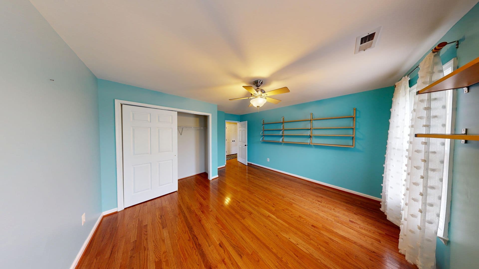 Ashburn House: 43799 Abbott Place
