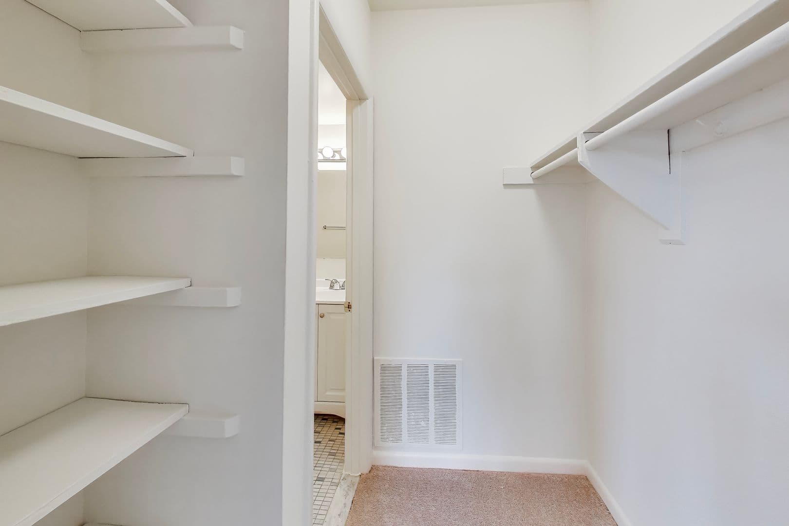 Washington Apartment: 5509 1St St NW