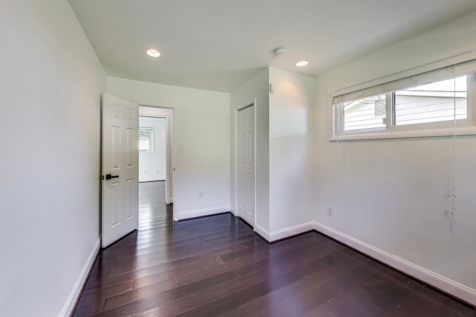 Kensington House: 3715 Astoria Rd