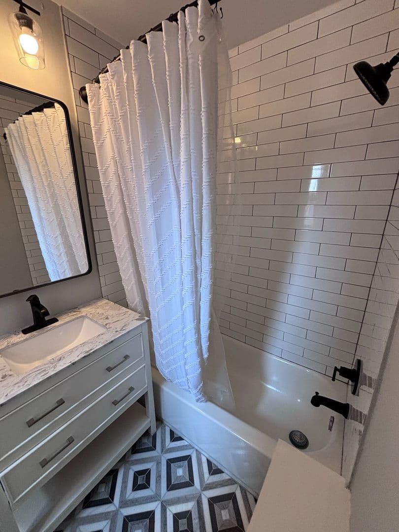 Washington Apartment: 1010 P Street NW