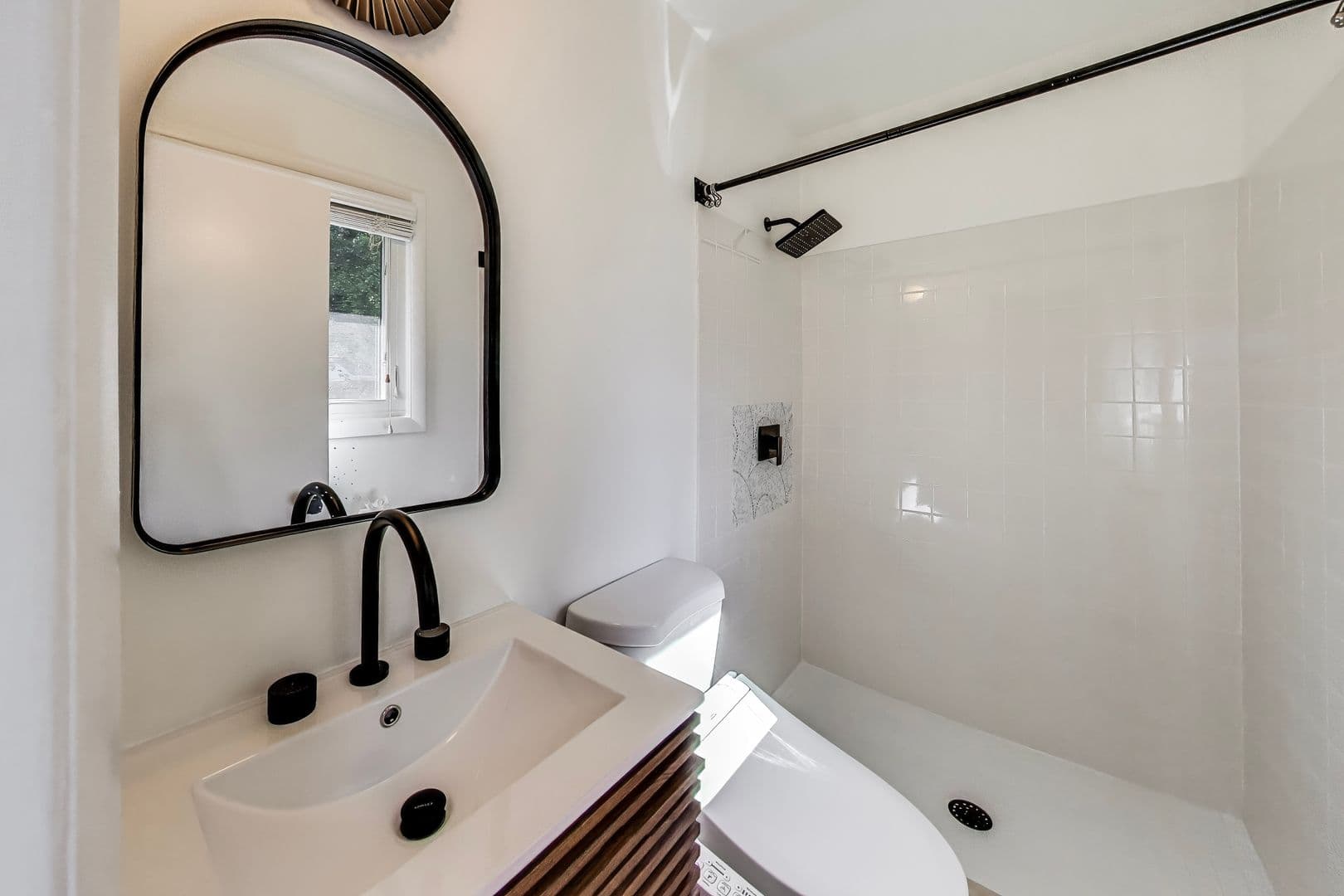 Kensington House: 3715 Astoria Rd
