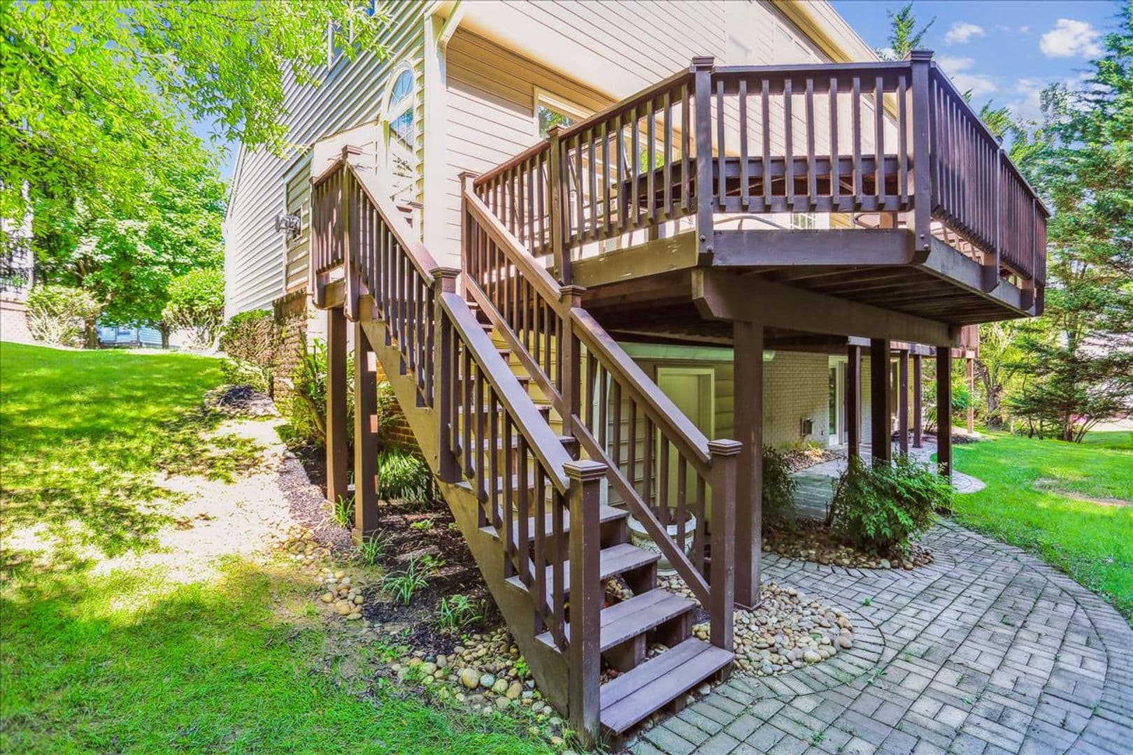 Potomac House: 8931 Falls Farm Dr