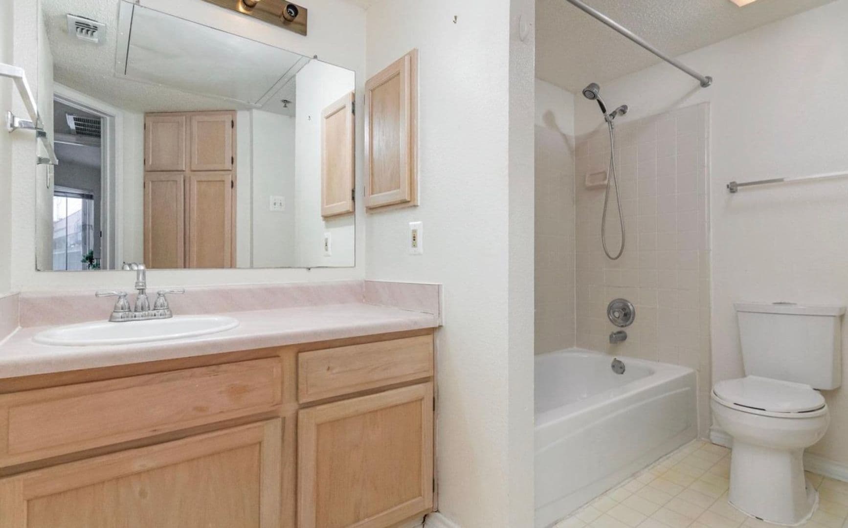 Mclean Condo: 1504 Lincoln Way