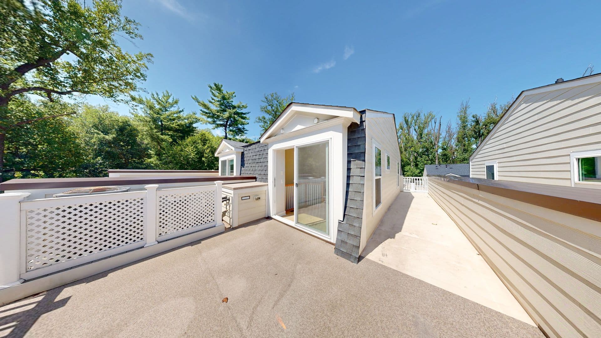 North Bethesda Townhome: 10324 Grosvenor Place