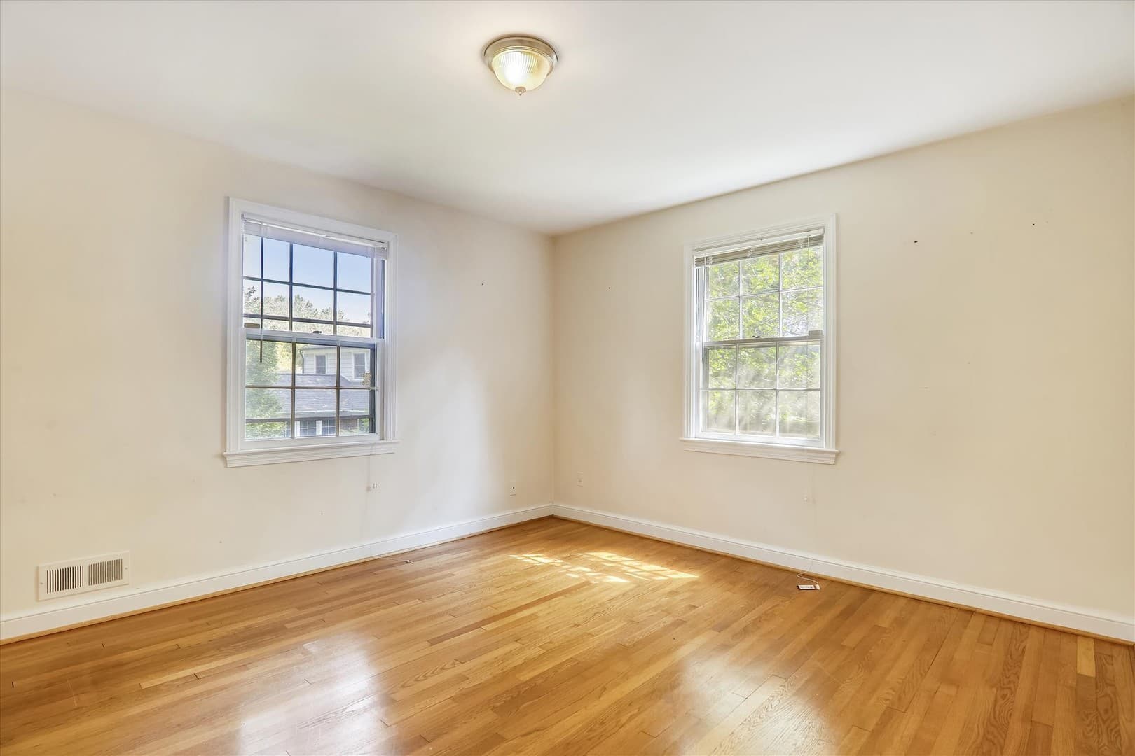 Chevy Chase House: 3303 Winnett Road