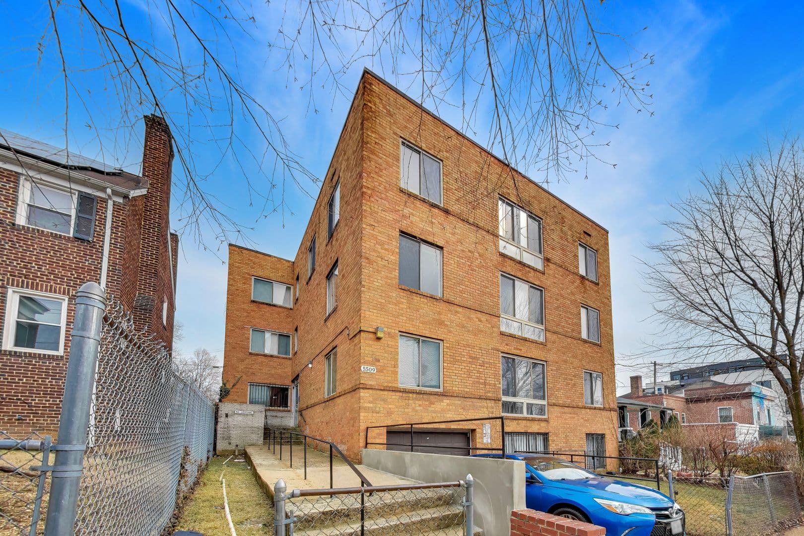 Washington Apartment: 5509 1St St NW