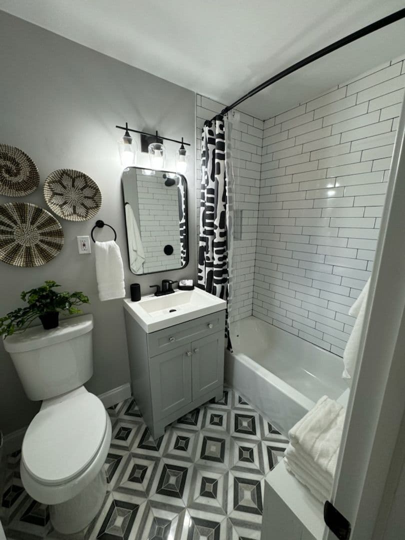 Washington Apartment: 1010 P Street NW