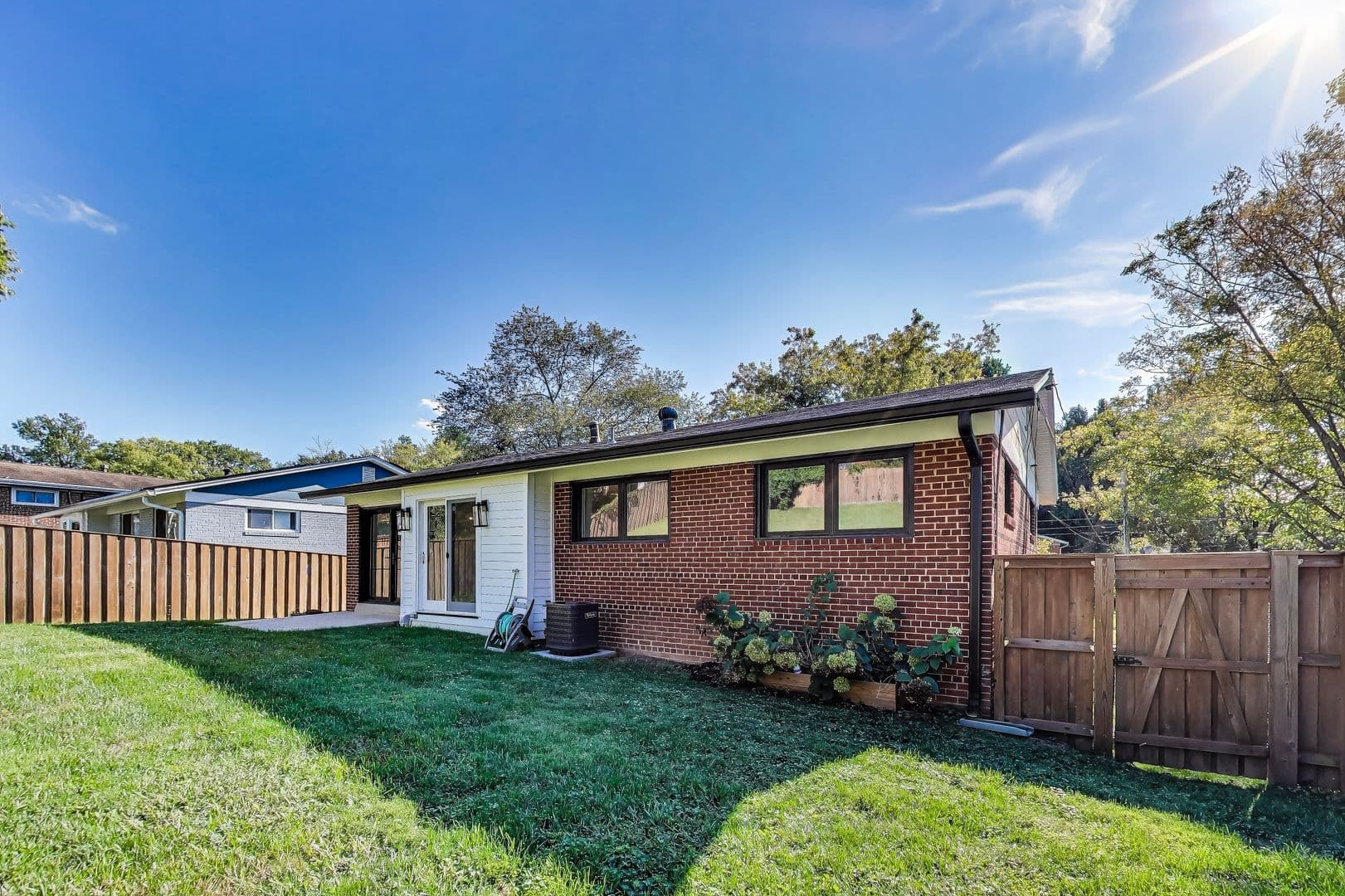 Kensington House: 3715 Astoria Rd