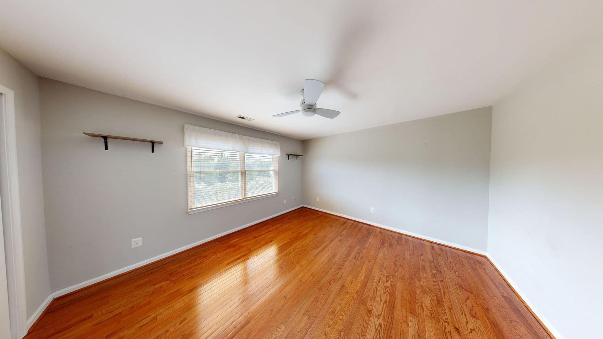 Ashburn House: 43799 Abbott Place