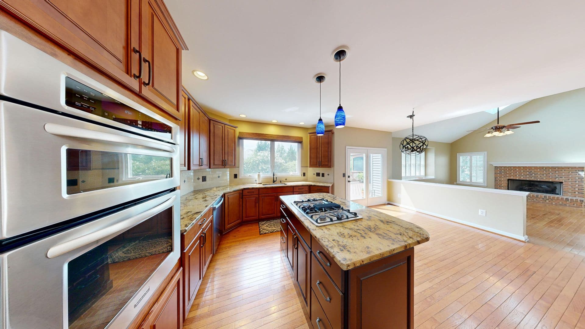 Ashburn House: 43799 Abbott Place