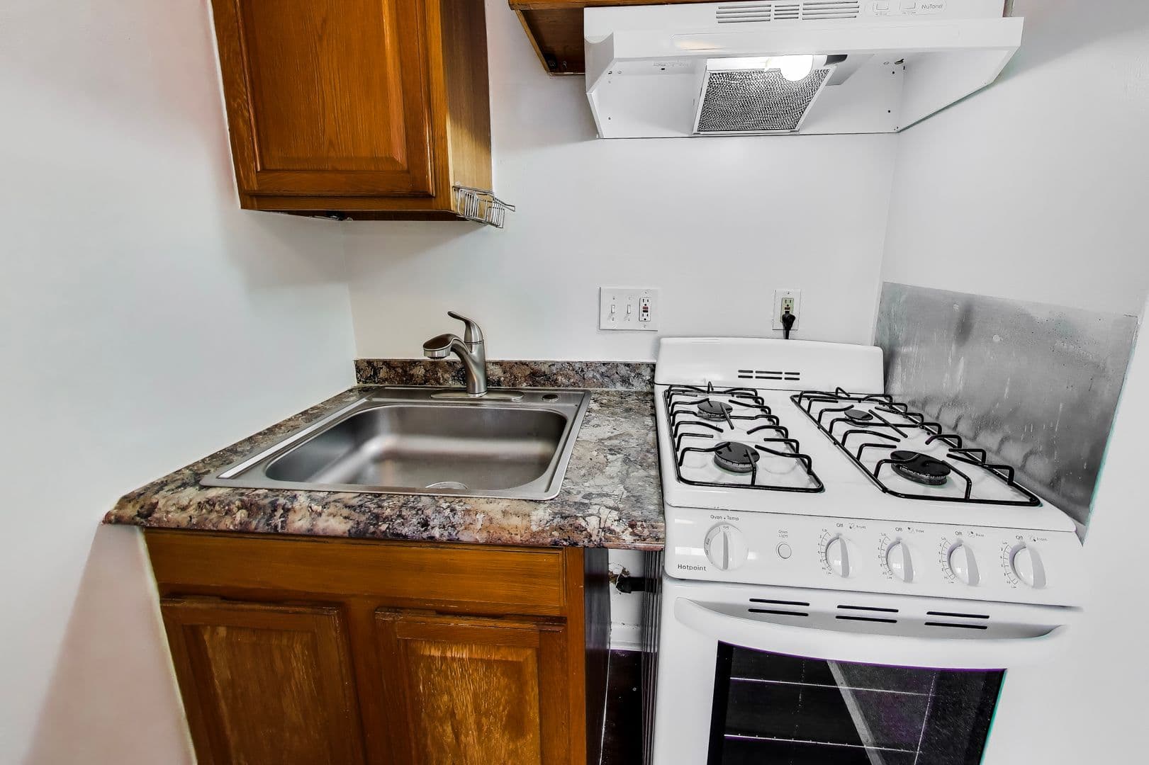 Washington Apartment: 5509 1St St NW
