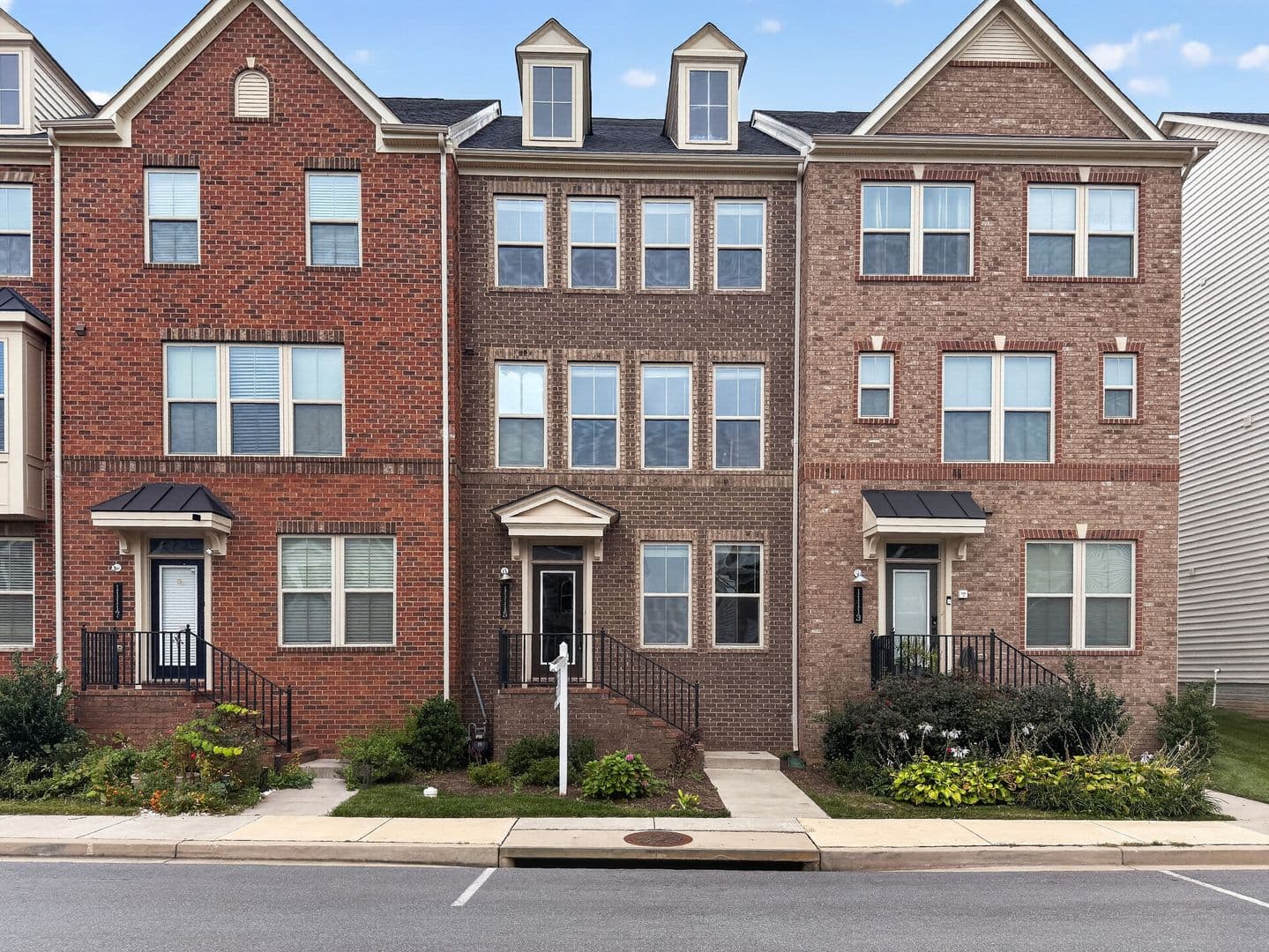 Monrovia Townhome: 11115 Hazelnut Lane