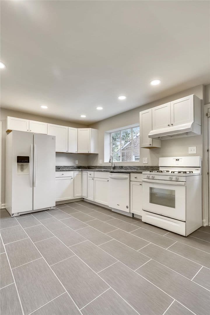 Chevy Chase House: 3303 Winnett Road