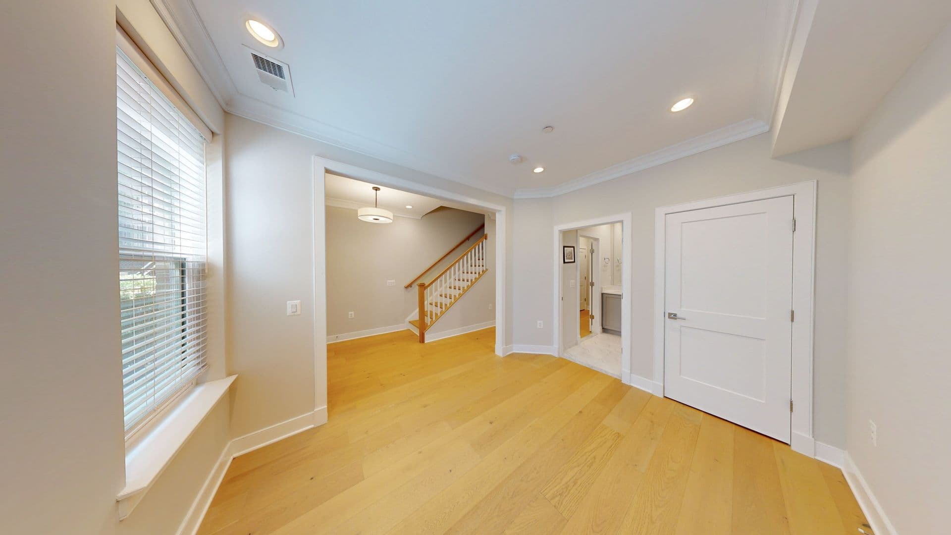 North Bethesda Townhome: 10324 Grosvenor Place