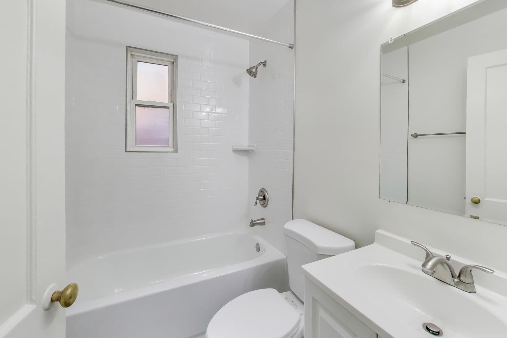 Takoma Park Apartment: 8318 Roanoke Ave