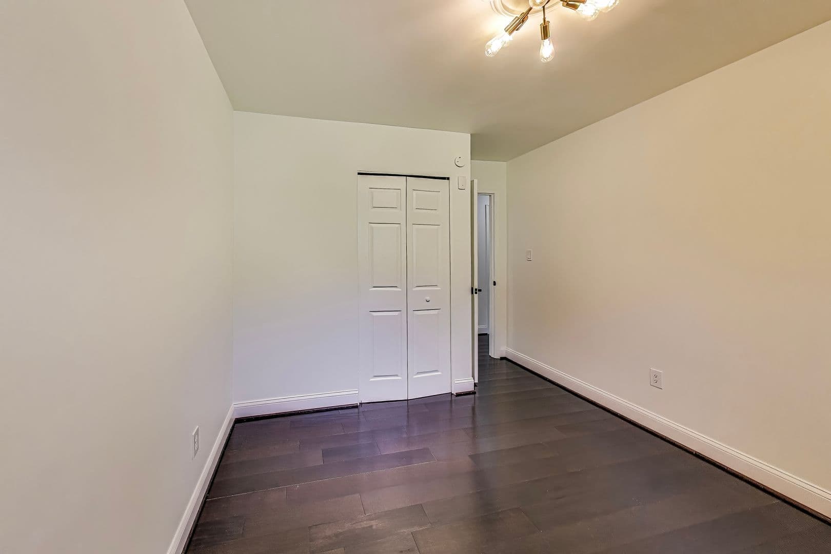 Kensington House: 3715 Astoria Rd
