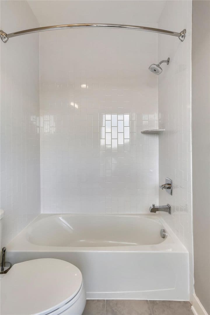 Derwood Townhome: 8052 Red Hook Street