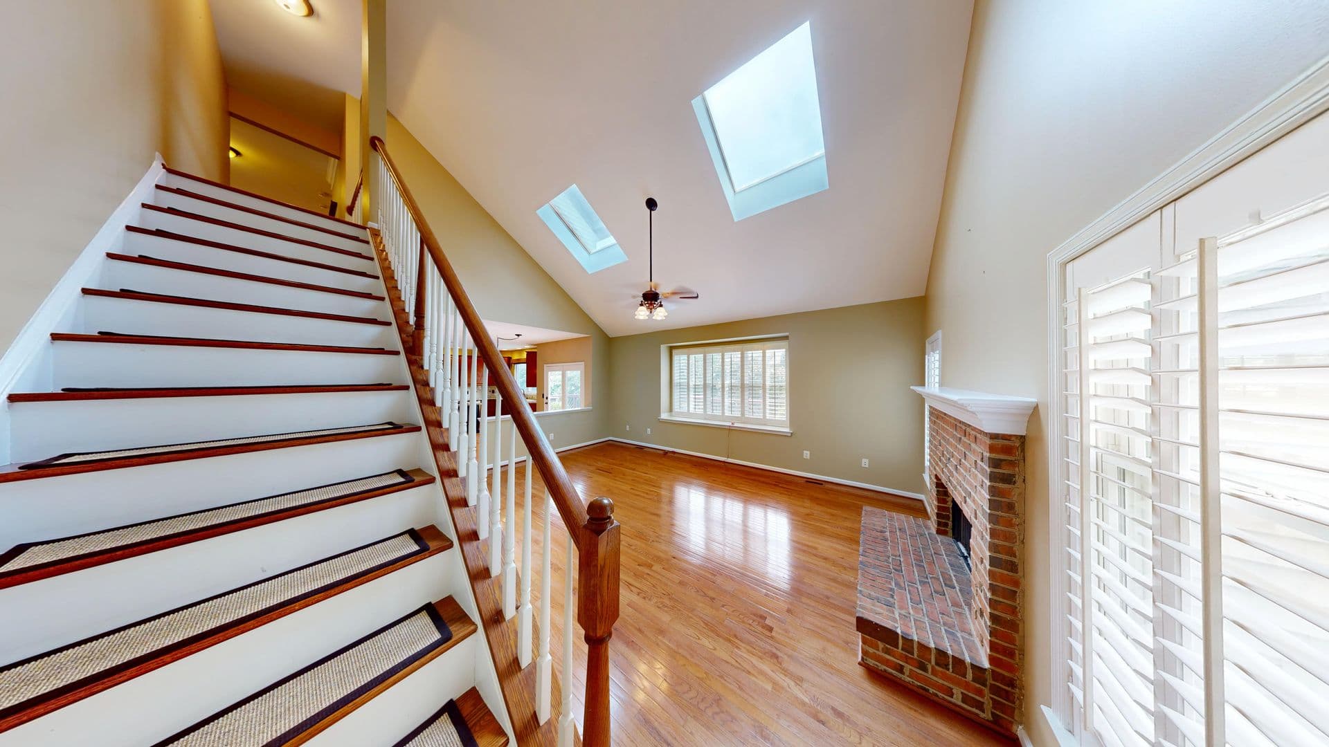 Ashburn House: 43799 Abbott Place