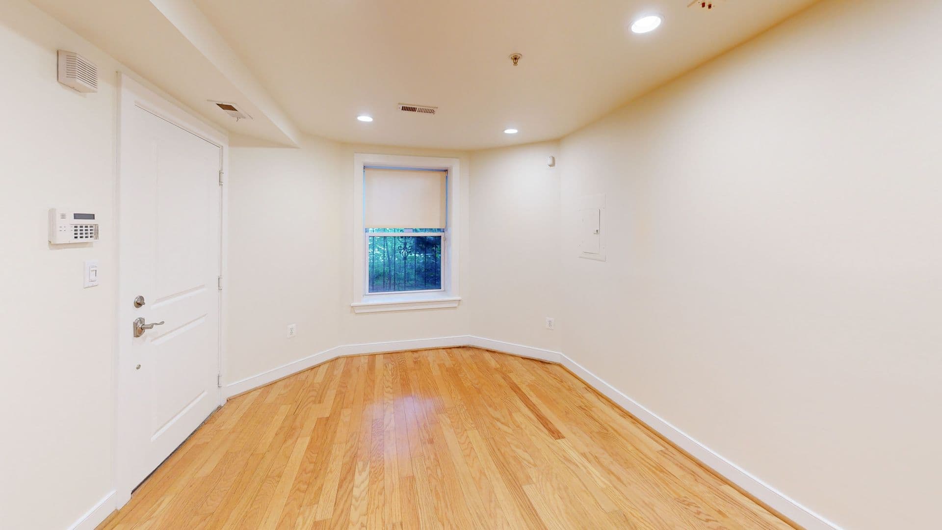 Washington Condo: 1462 Harvard St NW