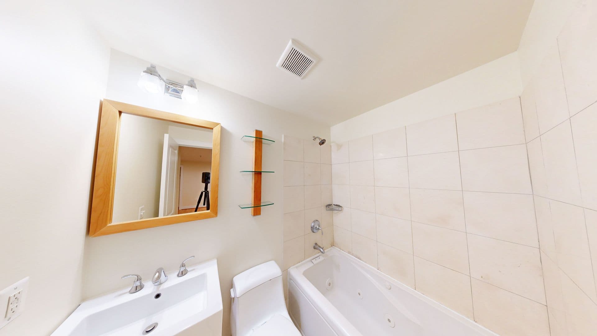 Washington Condo: 1462 Harvard St NW