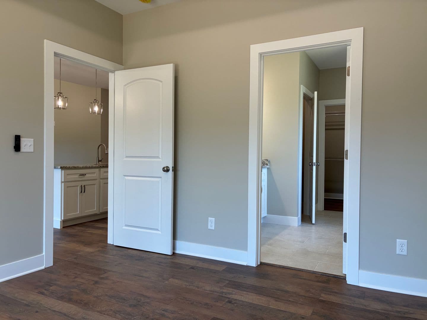 Vine Grove House: 102 Twin Lakes Drive