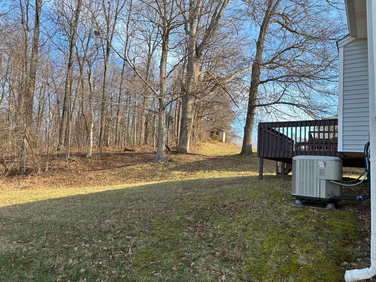 Elizabethtown House: 1331 AmandaJo Drive