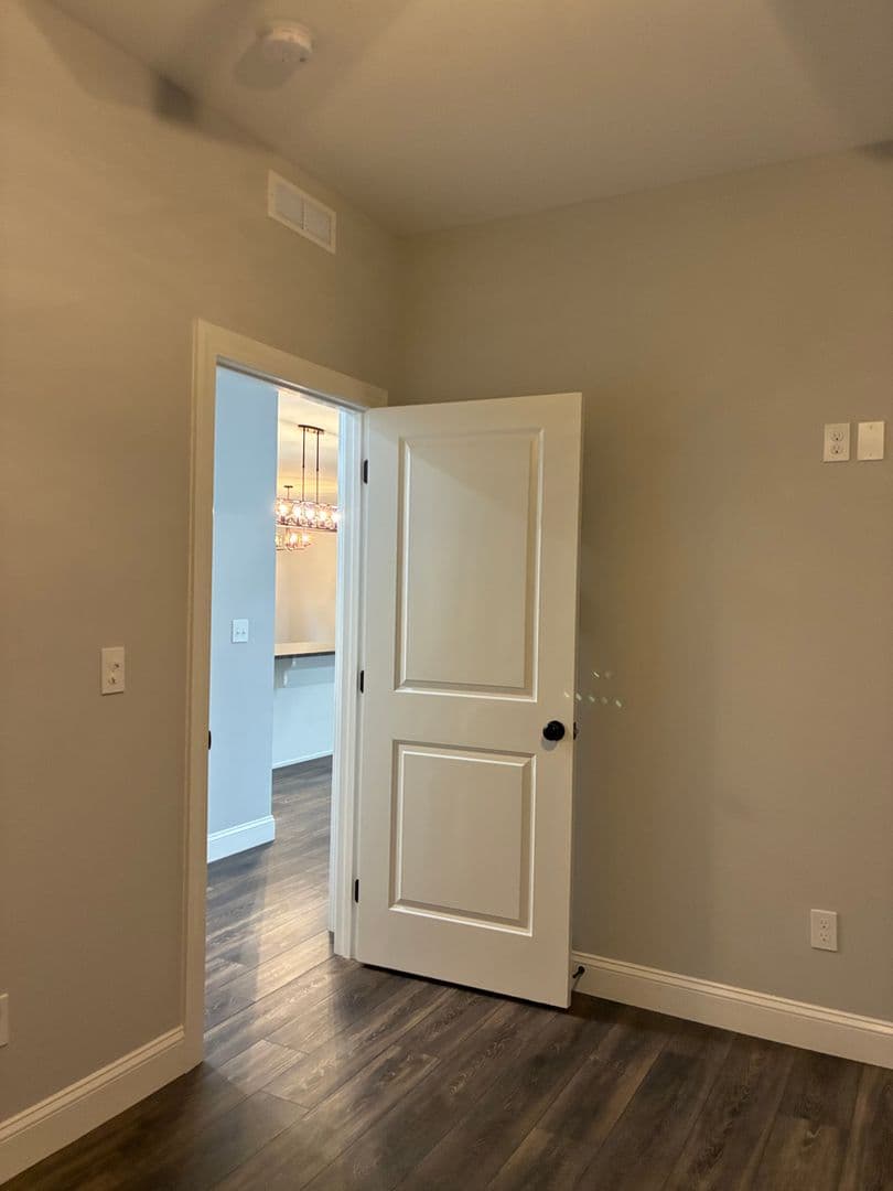 Vine Grove House: 100 Lowball Lane