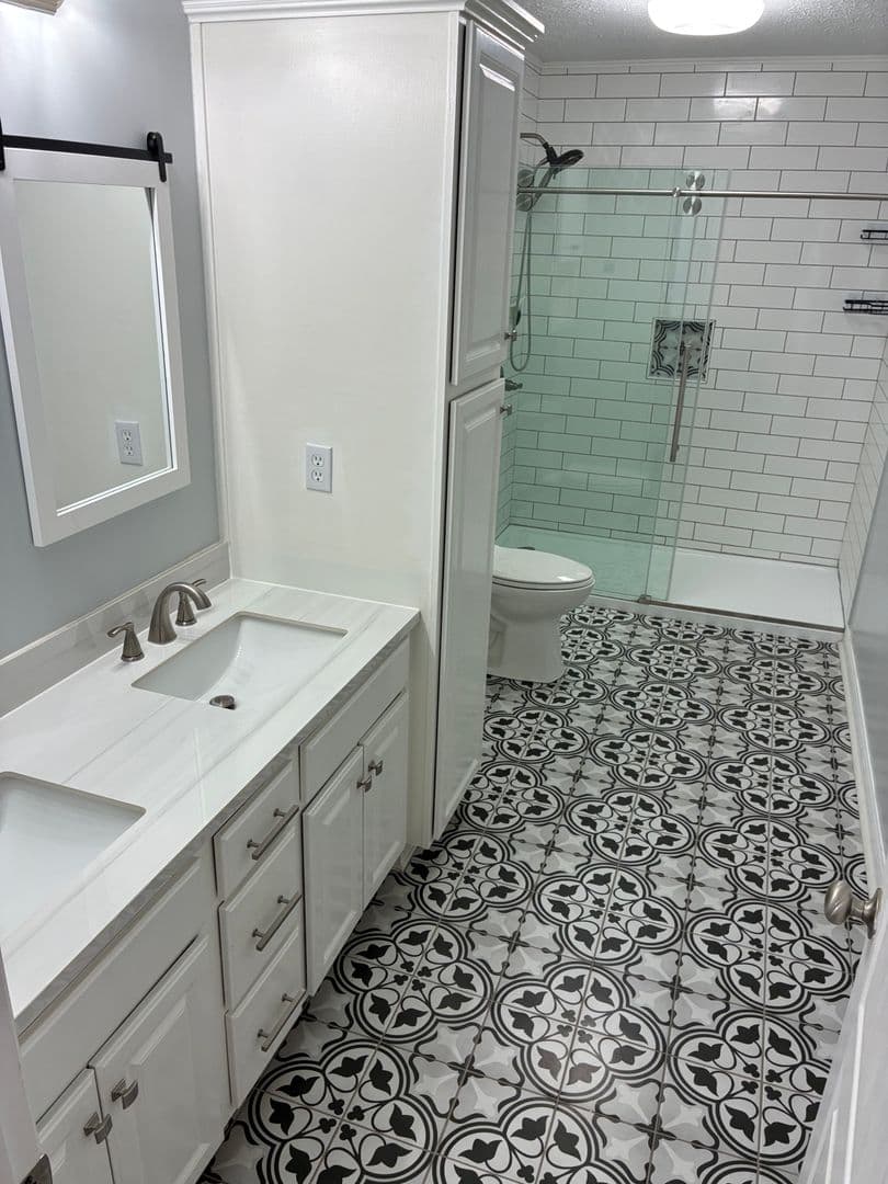 Vine Grove House: 117 Victory Lake Drive