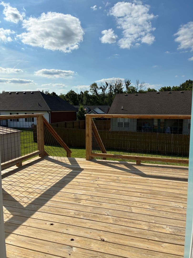 Vine Grove House: 117 Victory Lake Drive