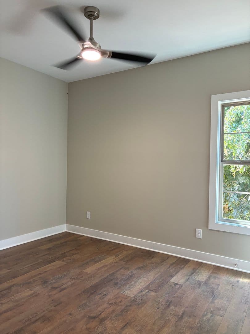 Vine Grove House: 102 Twin Lakes Drive