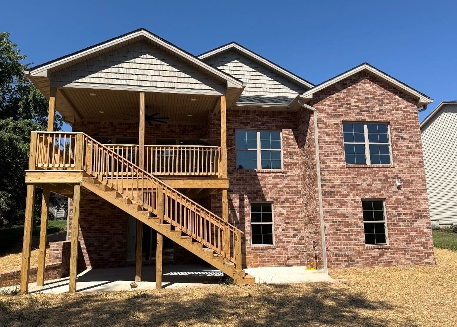 Vine Grove House: 102 Twin Lakes Drive