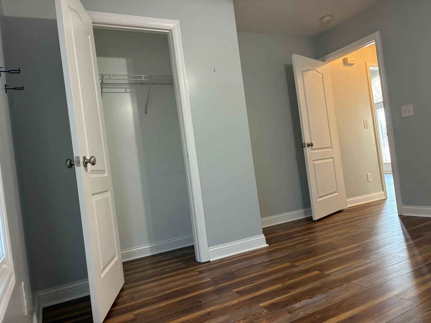 Vine Grove House: 117 Victory Lake Drive