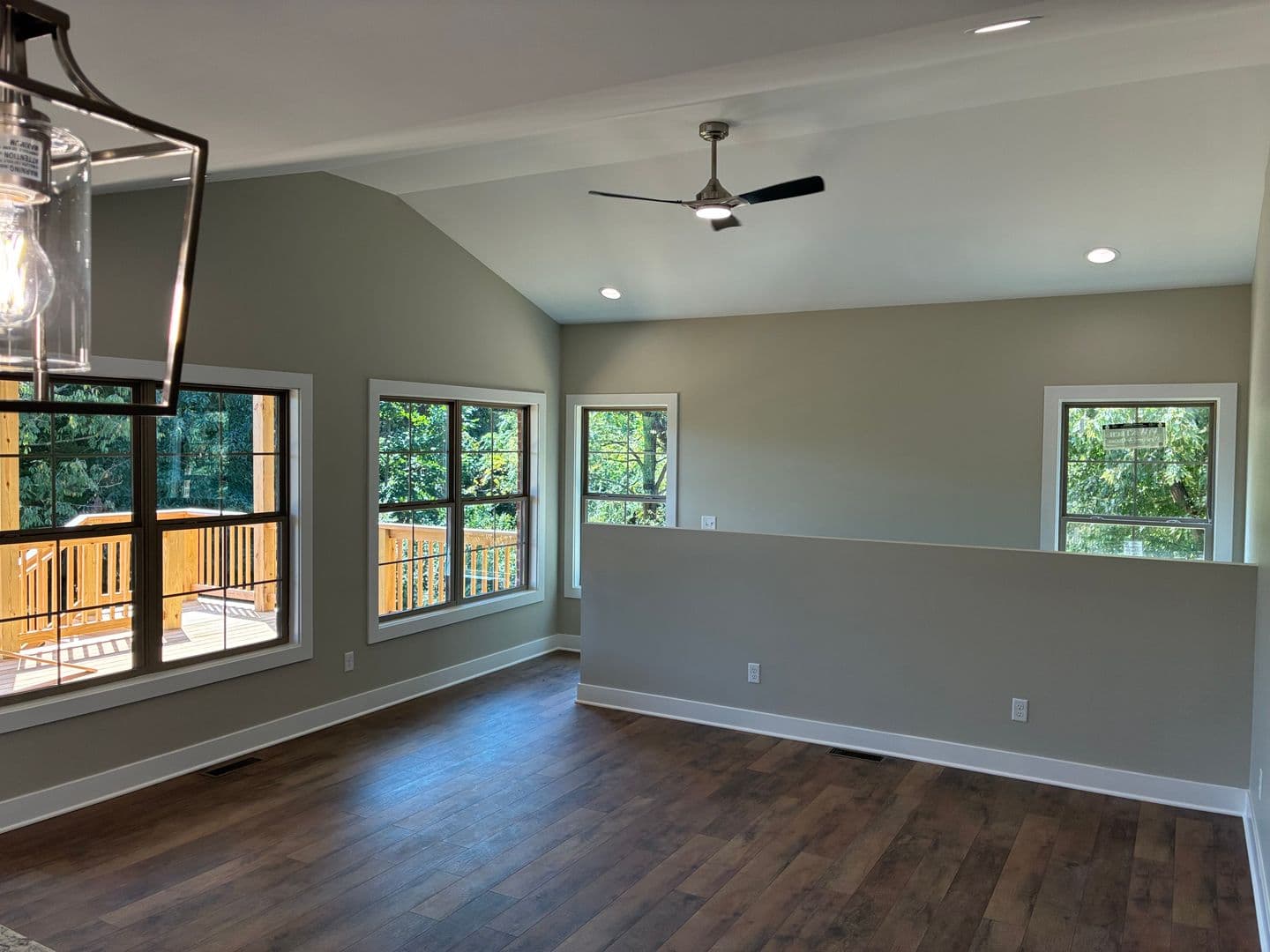 Vine Grove House: 102 Twin Lakes Drive