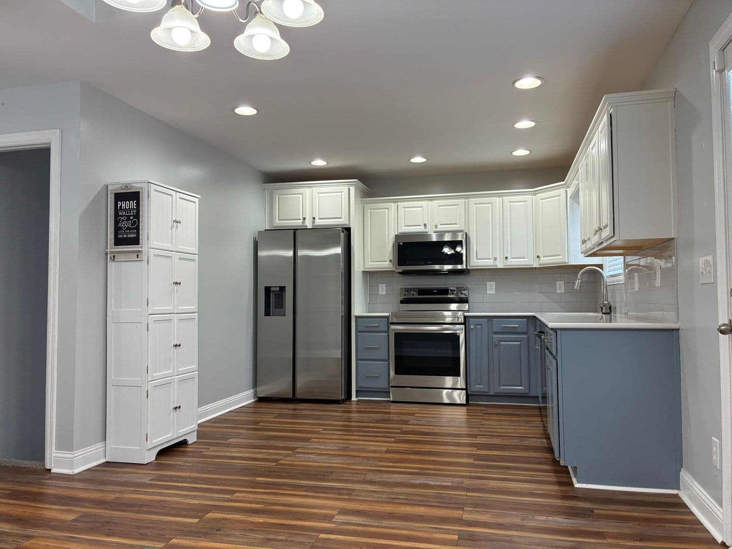 Vine Grove House: 117 Victory Lake Drive