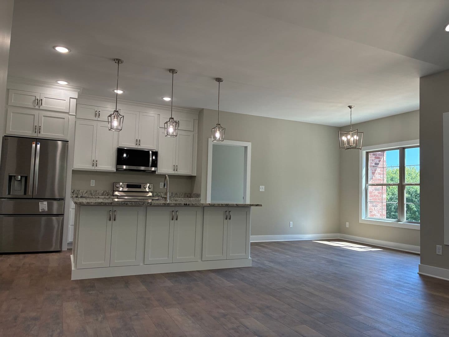 Vine Grove House: 102 Twin Lakes Drive