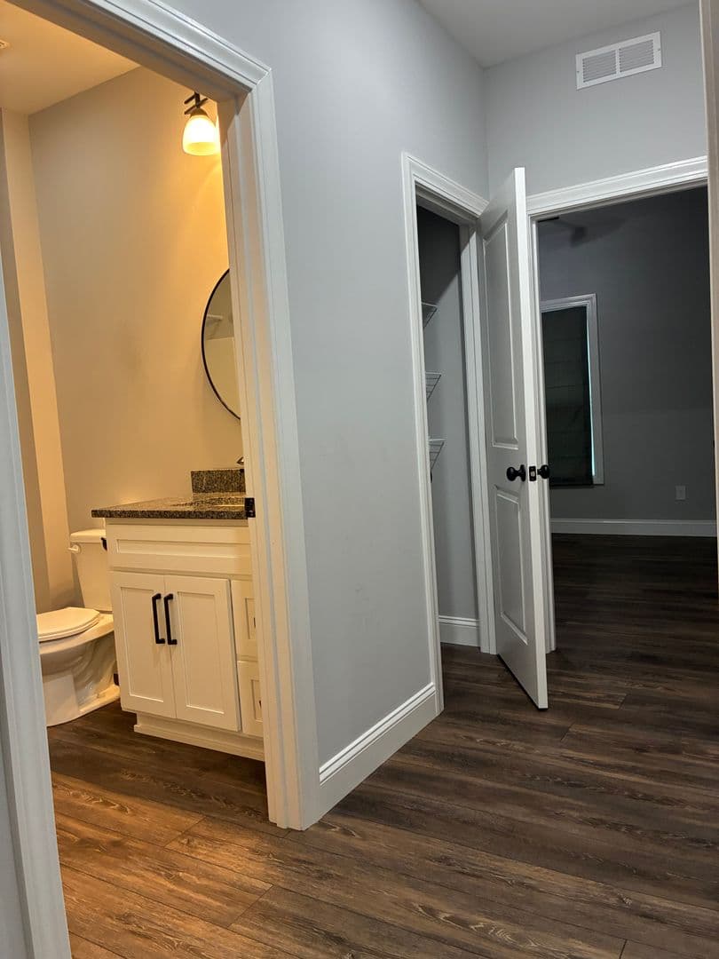 Vine Grove House: 100 Lowball Lane