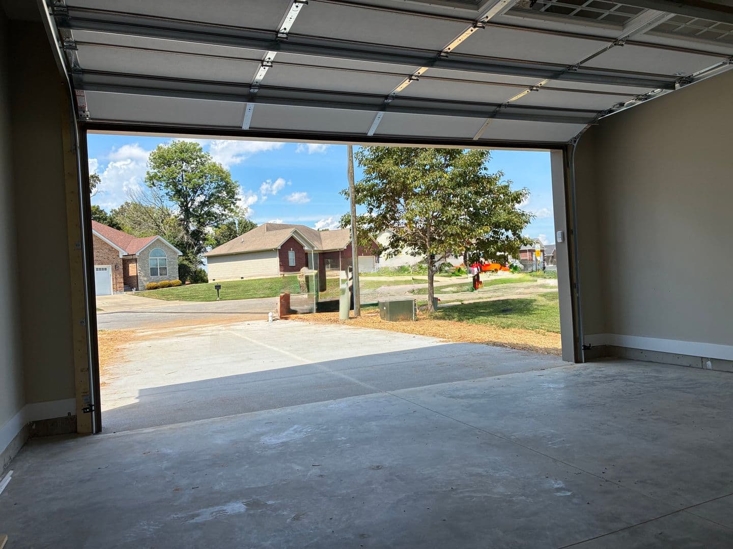 Vine Grove House: 102 Twin Lakes Drive